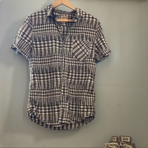 Men’s printed button up shirt